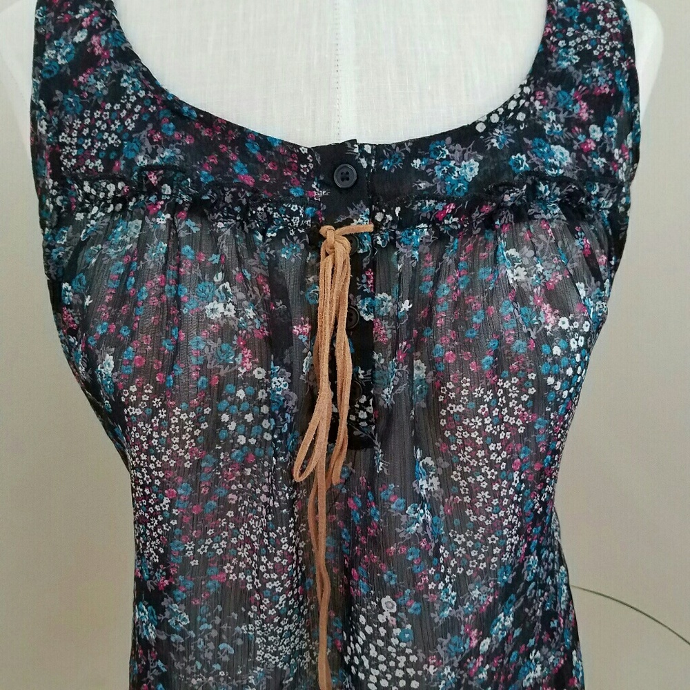 Mossimo flower print top Size M